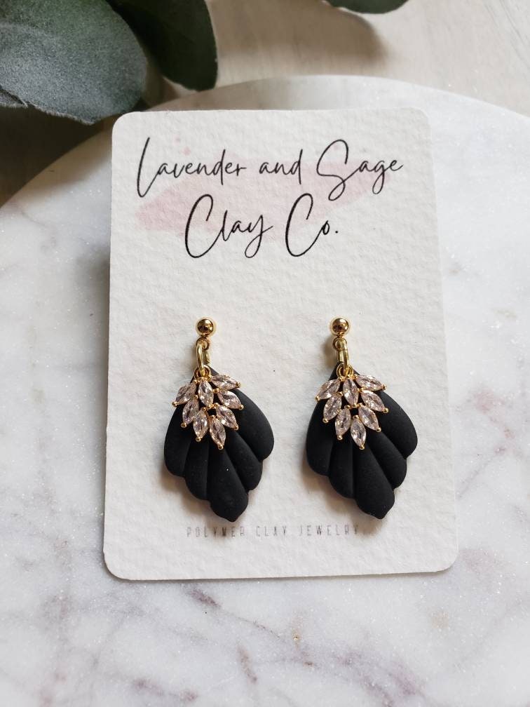 Black and gold earrings | Date night earrings | comfortable lightweight earrings