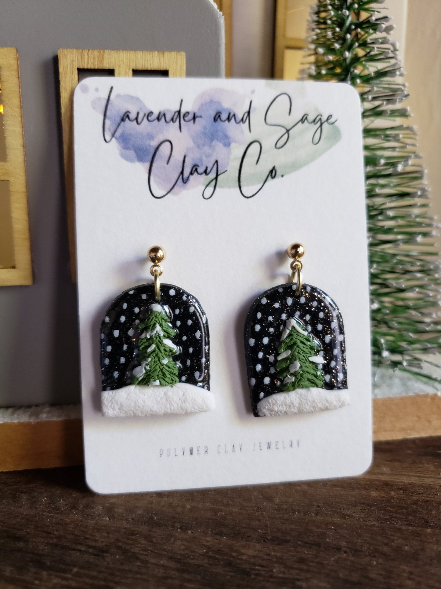 Christmas tree in snow earrings | Polymer Clay Christmas earrings | Snow globe earrings